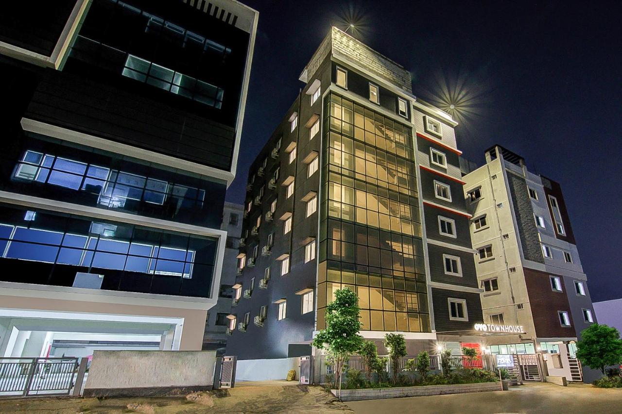 Oyo Townhouse 034 -Halcyon Hitech City Road Hyderabad Eksteriør bilde