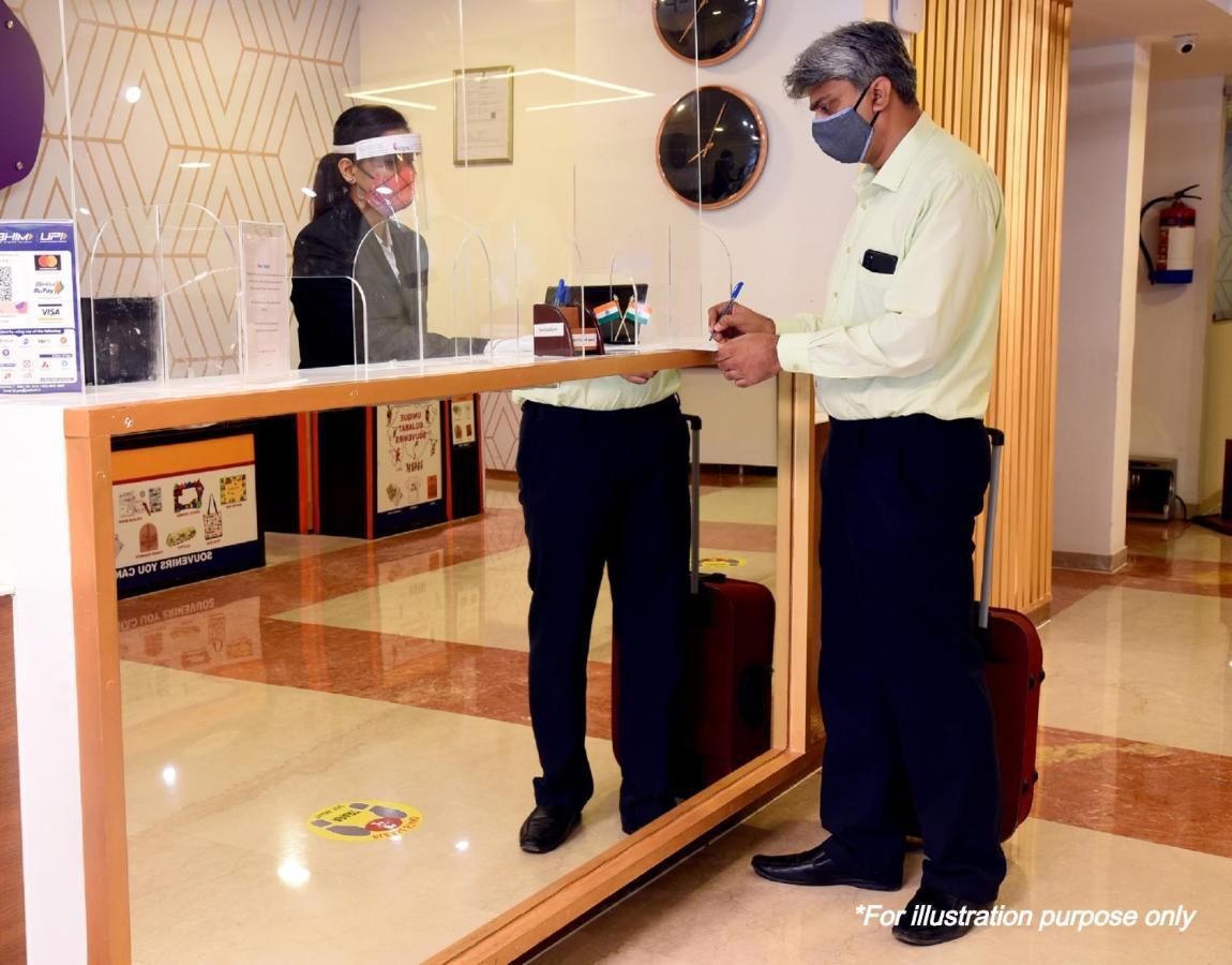 Oyo Townhouse 034 -Halcyon Hitech City Road Hyderabad Eksteriør bilde