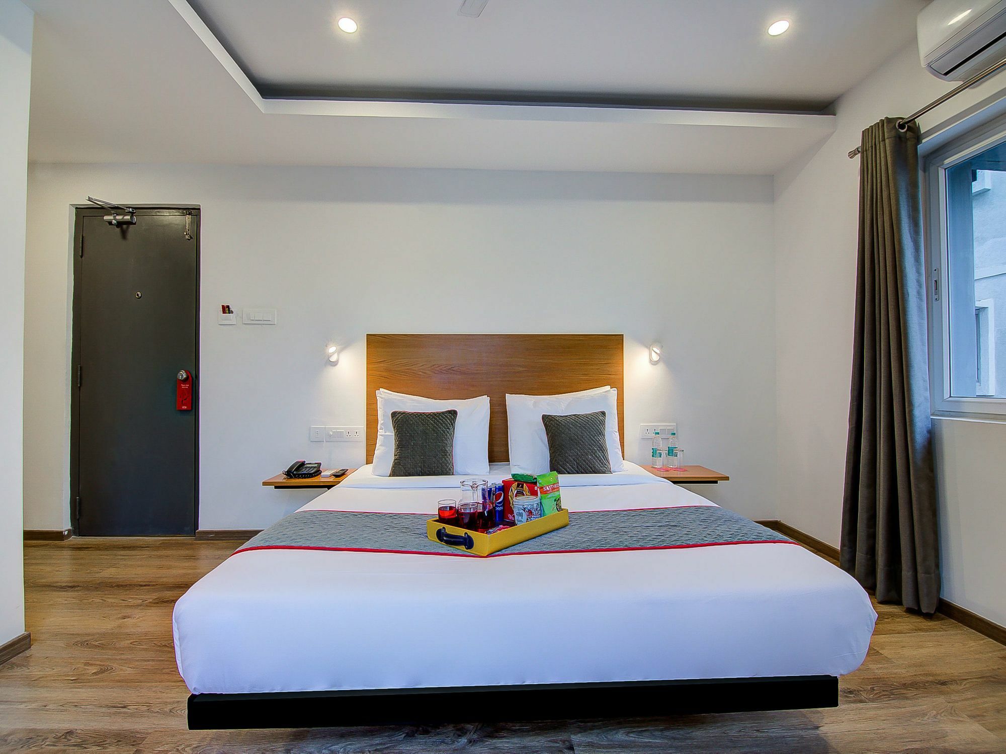 Oyo Townhouse 034 -Halcyon Hitech City Road Hyderabad Eksteriør bilde