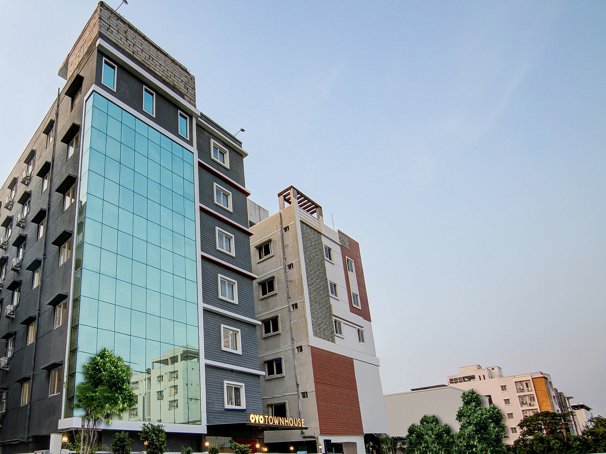 Oyo Townhouse 034 -Halcyon Hitech City Road Hyderabad Eksteriør bilde